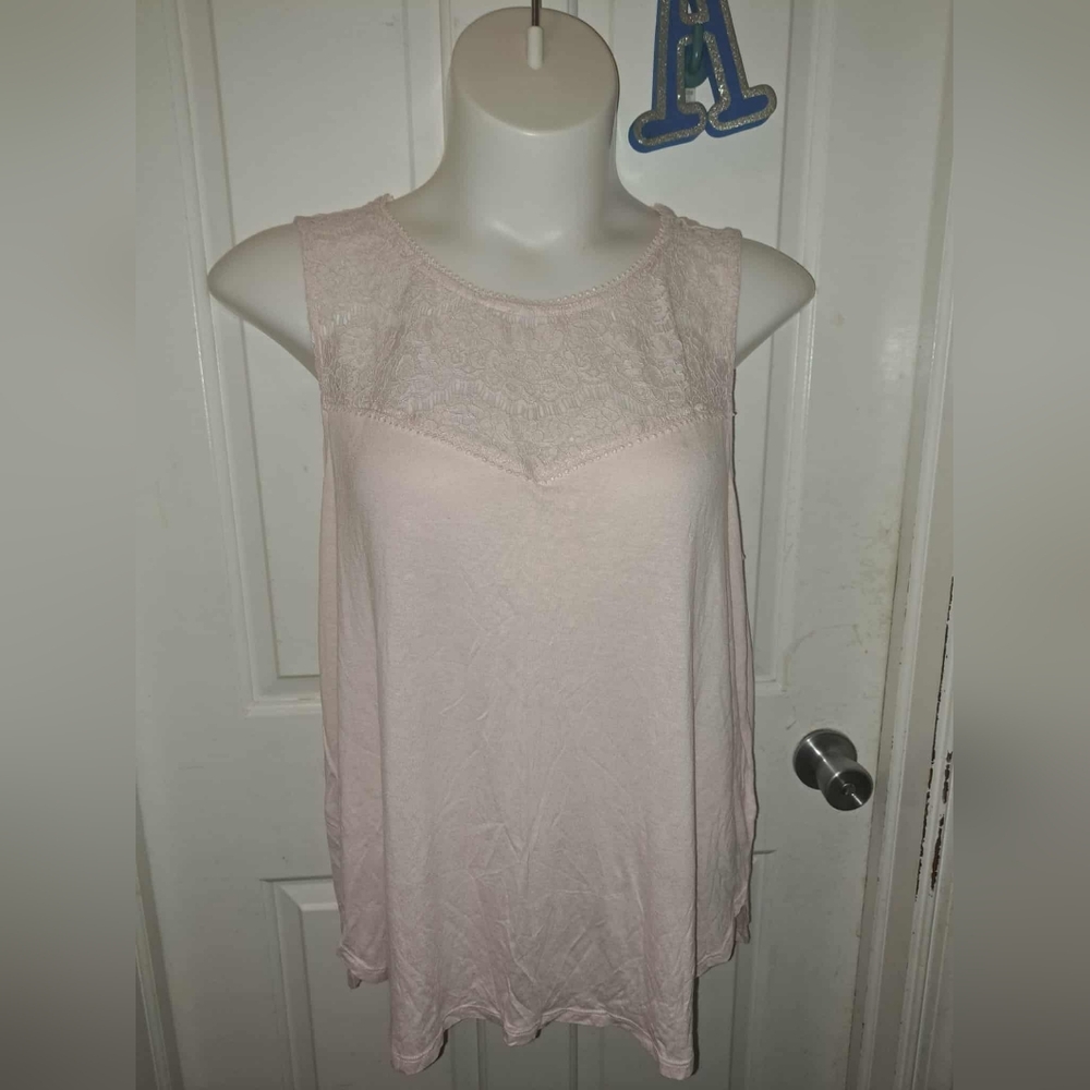 🆕️H&M Women’s Pink Lace Blouse Sleeveless Size XL